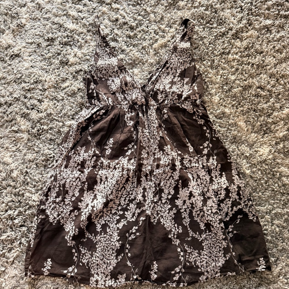 OLD NAVY Brown and White Patterned Plunge Neckline Babydoll Dress with pockets